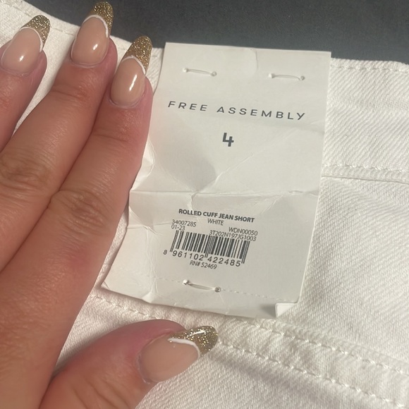 Free Assembly White High Wasted Cuffed Shorts - Picture 5 of 6